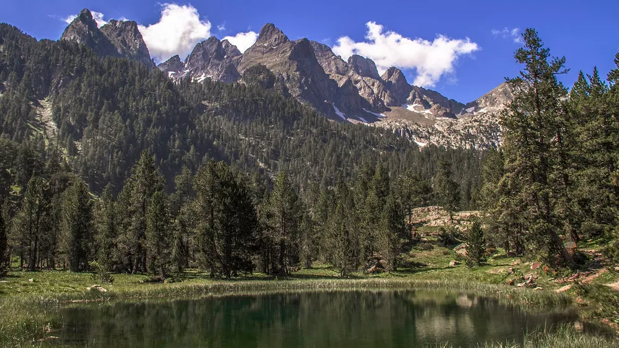 Main image of 3-Day Circular Pyrenees Route: Complete Trekking Guide