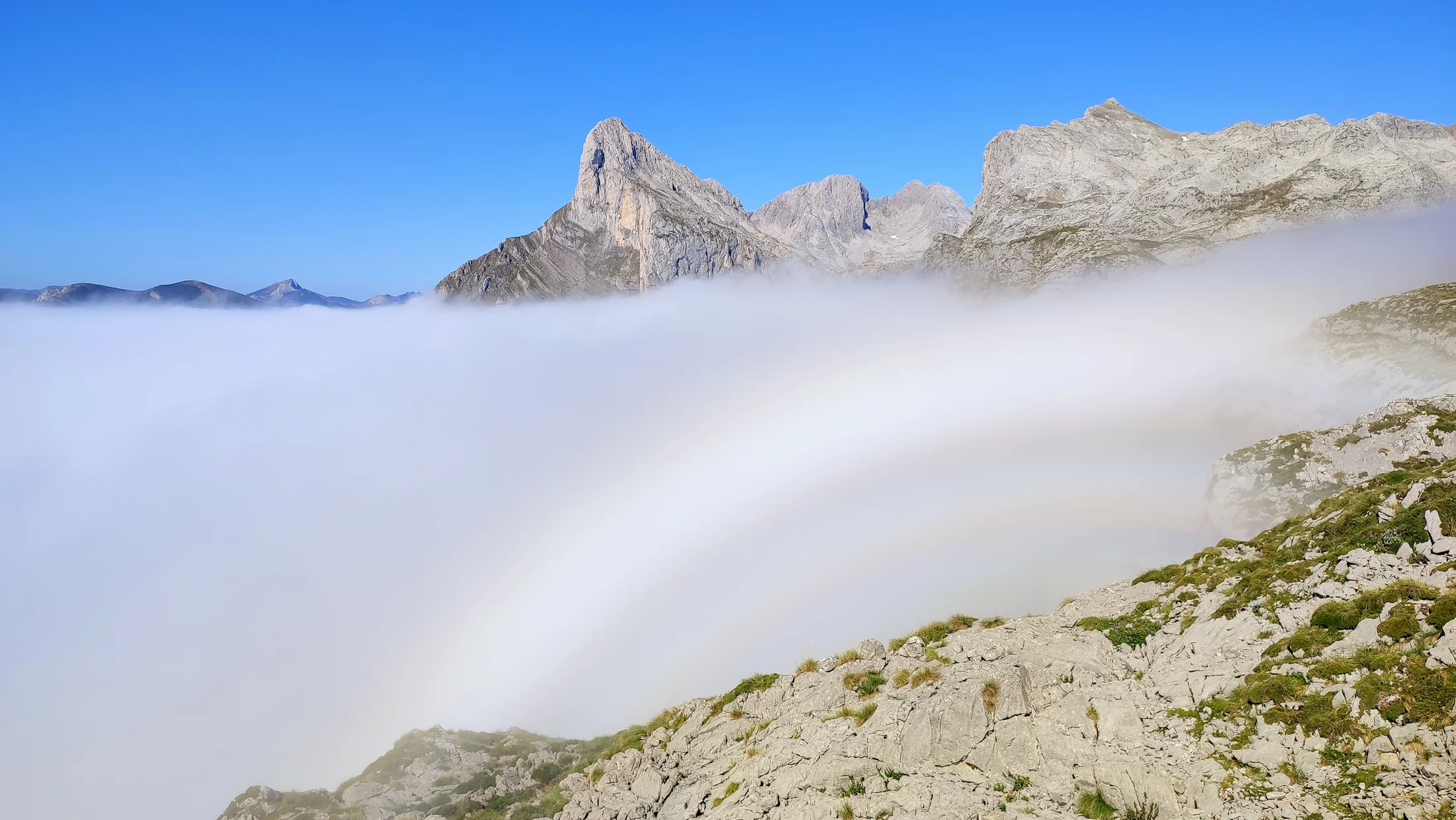 File:Picos de Europa   Fuente dé (mirador del cable)   @vilanchelo.jpg