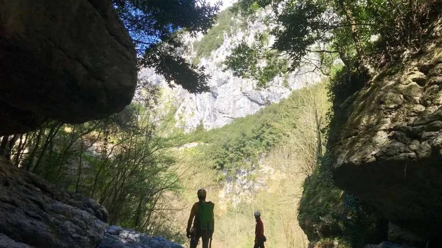 Barranquismo en la Garganta del Calera, Ramales (Cantabria)