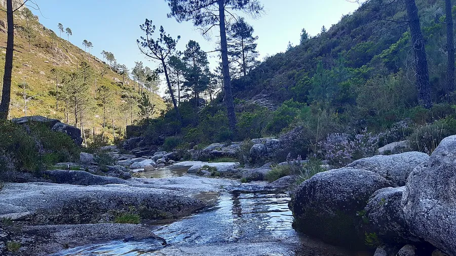 Retiro de senderismo, biodanza y yoga en Peneda-Gerês