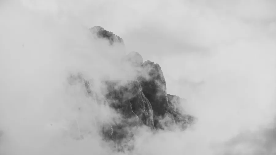 Imagen de Artículo de Blog: Cómo interpretar las nubes en montaña: señales del cielo para decidir si subir o bajar