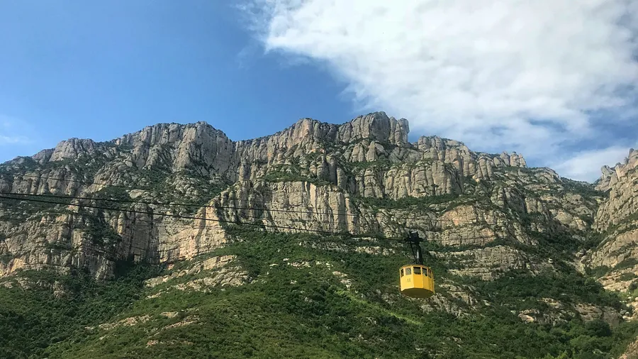 Montaña hero background