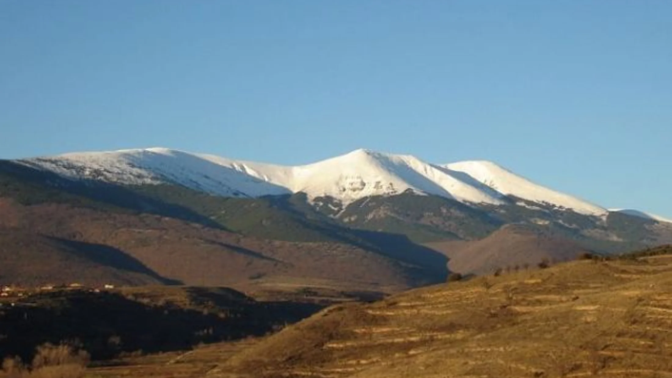 File:Vista Moncayo desde Alcala.jpg
