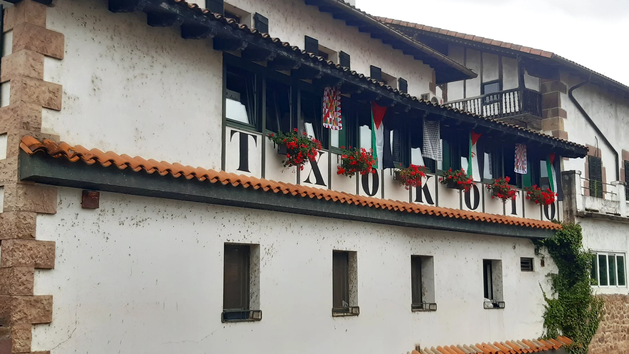 Imagen de Región: cmcjddbwq0089ik8pcqdc576r