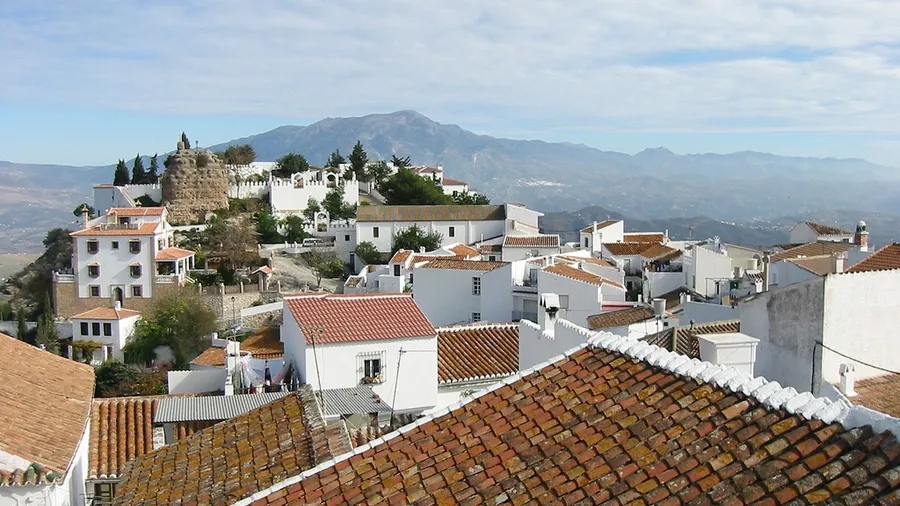 Casas blancas de Comares, en lo alto de la Axarquía