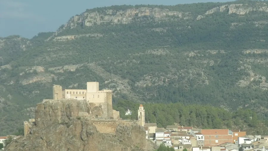 Valle de Cofrentes: vino, terme e canyon