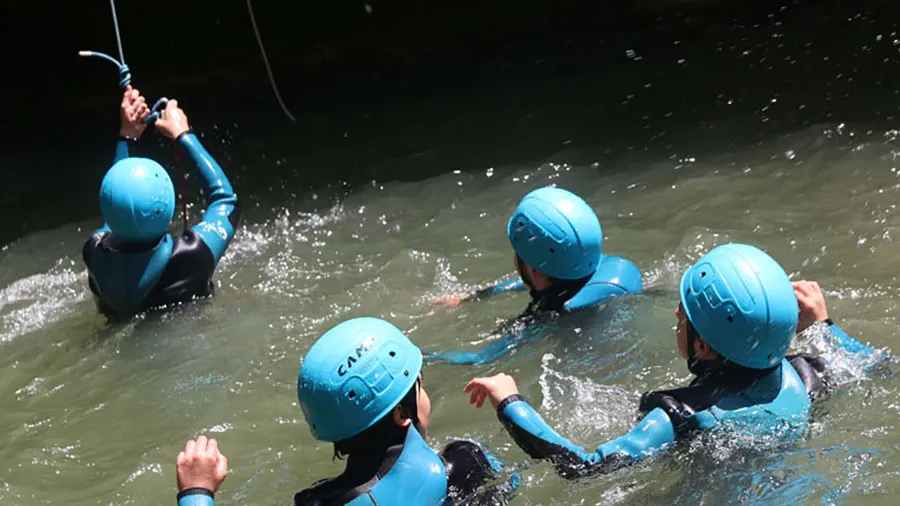 Barranquismo de iniciación en el Barranco Aguake, Antoñana
