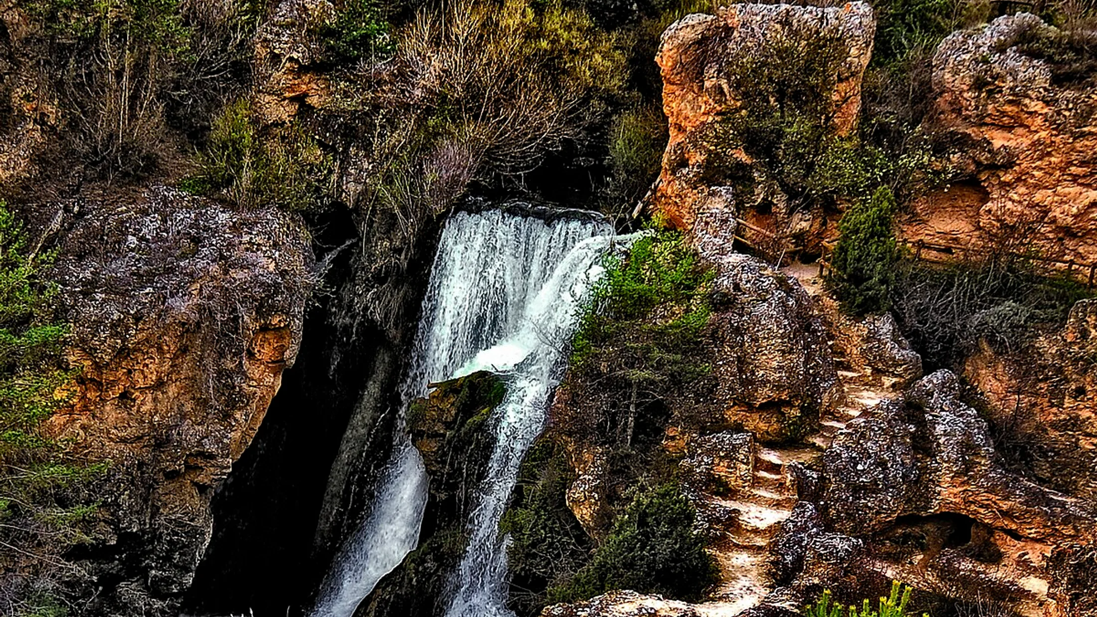 Cañón del Río Guadalaviar en Albarracín, Teruel - Naturaleza y Patrimonio