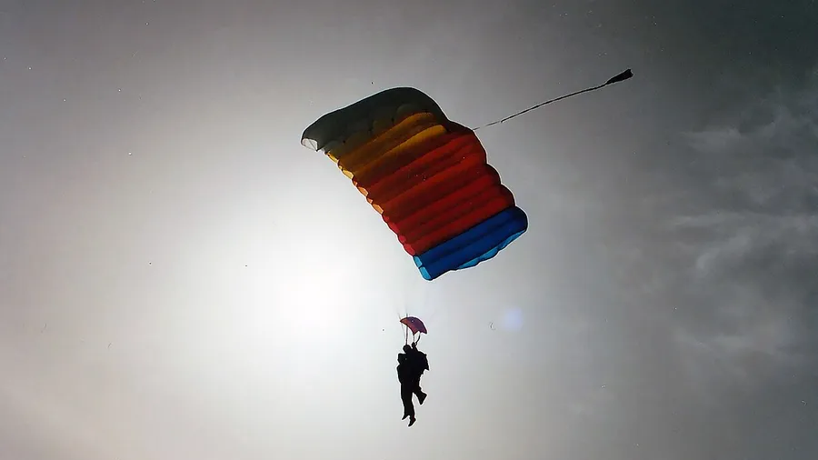 Salto tándem en paracaídas sobre la costa de Castellón