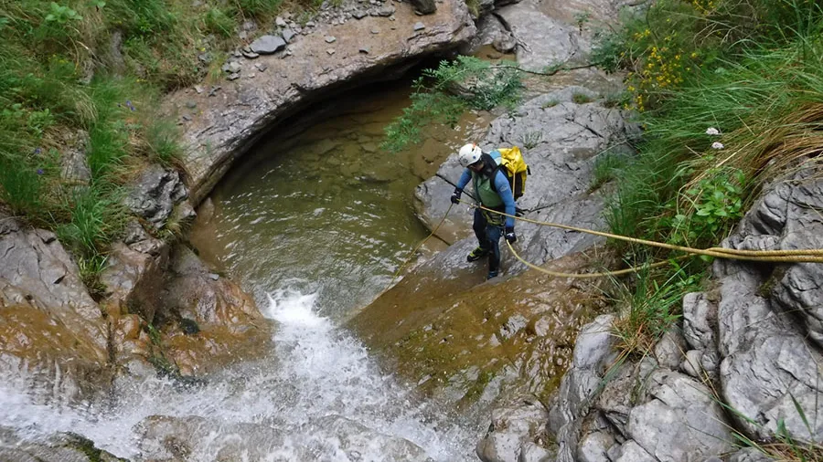 Barranquismo en el Barranco Fuente el Haya (Álava)