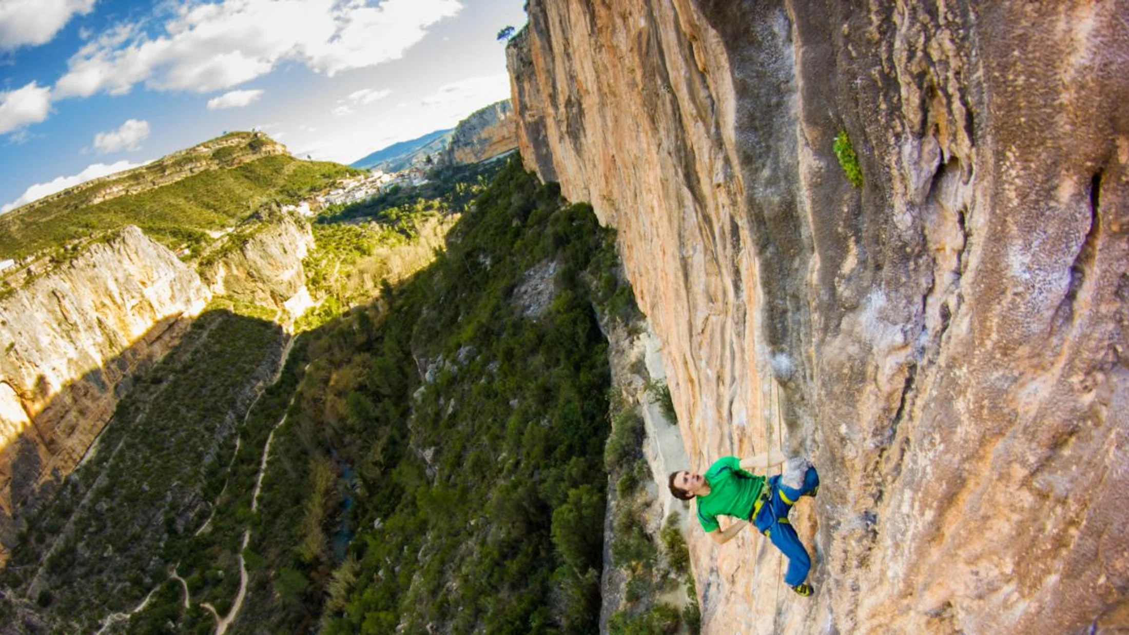 Los mejores sectores de escalada deportiva de España: del nivel 5c al 8a