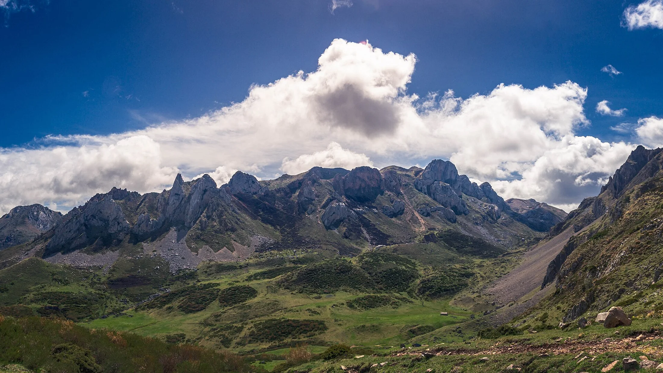 Paisaje de alta montaña en el Parque Natural de Somiedo
