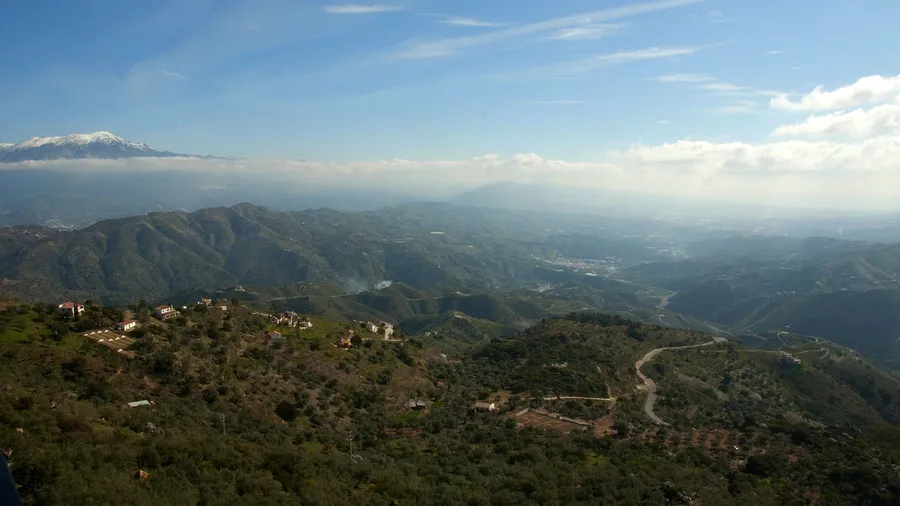 Vistas desde Comares sobre los montes de Málaga
