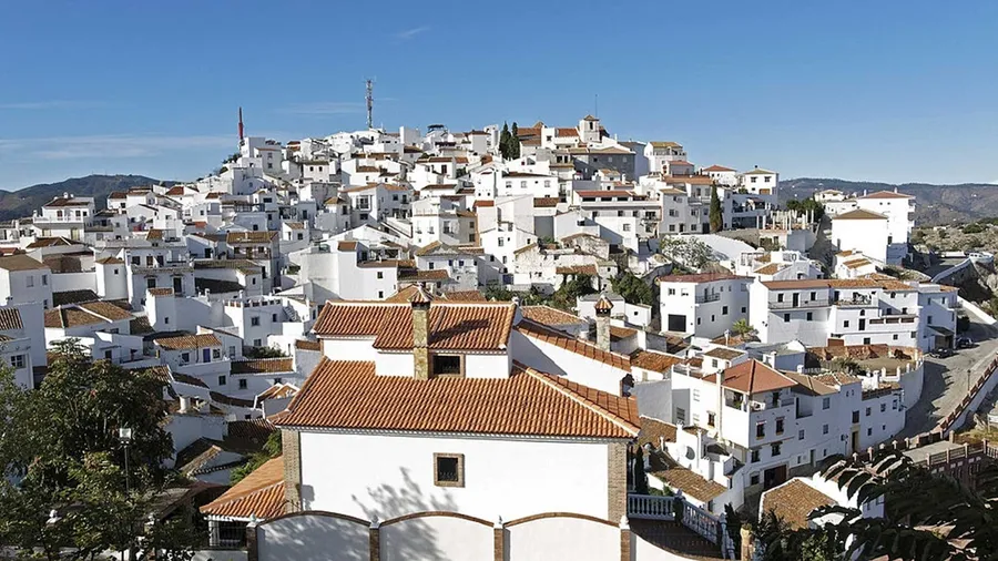 Ruta Senderismo de las Fuentes — Comares, Axarquía (8 km)