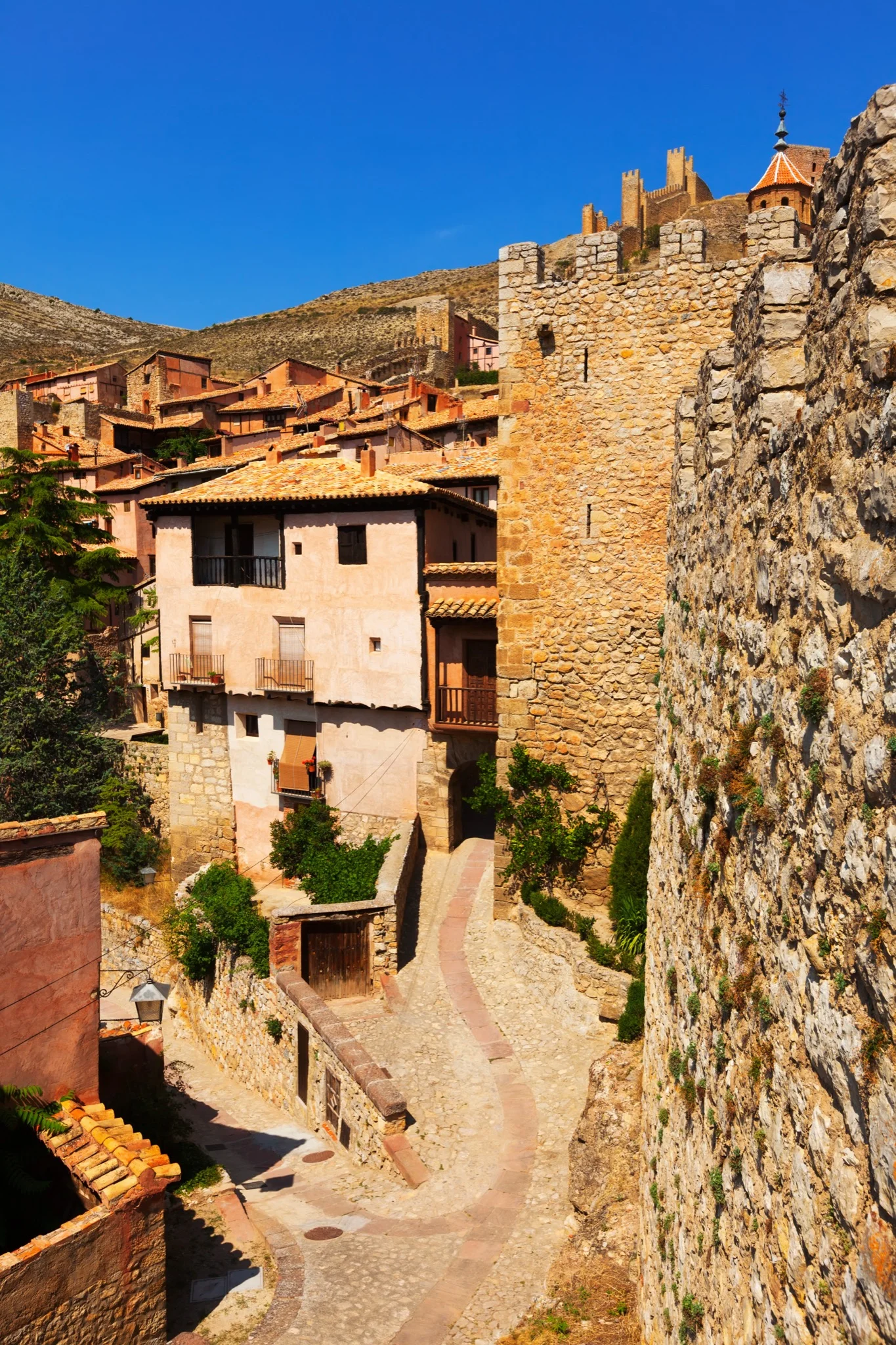 Vista de Albarracín, pueblo medieval de Teruel con arquitectura tradicional