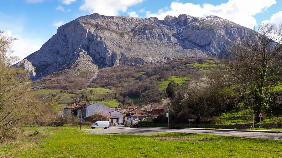 Imagen de Región: cmcjdd40c005dik8p73skurnw