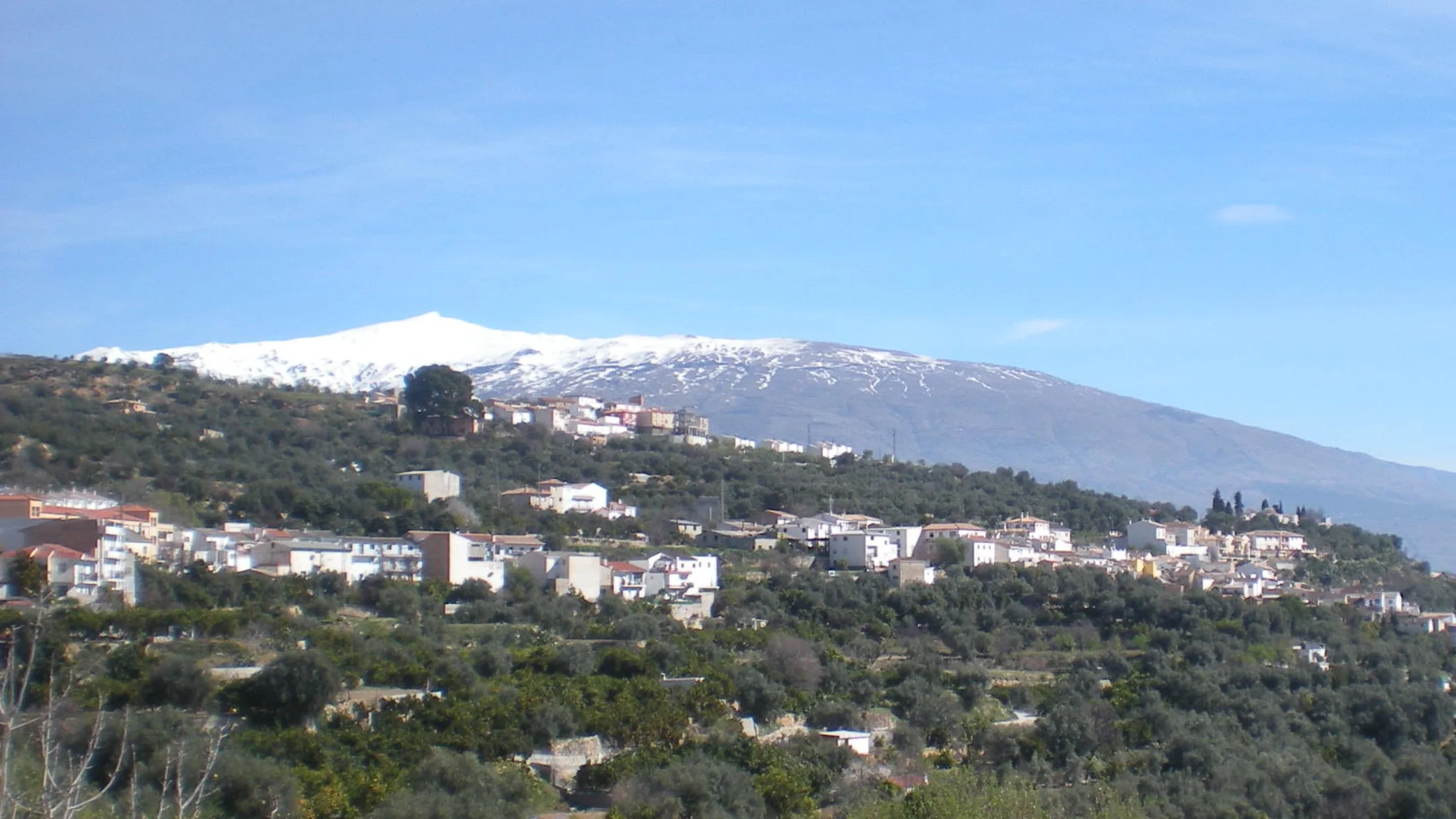 File:Albuñuelas (Granada).jpg