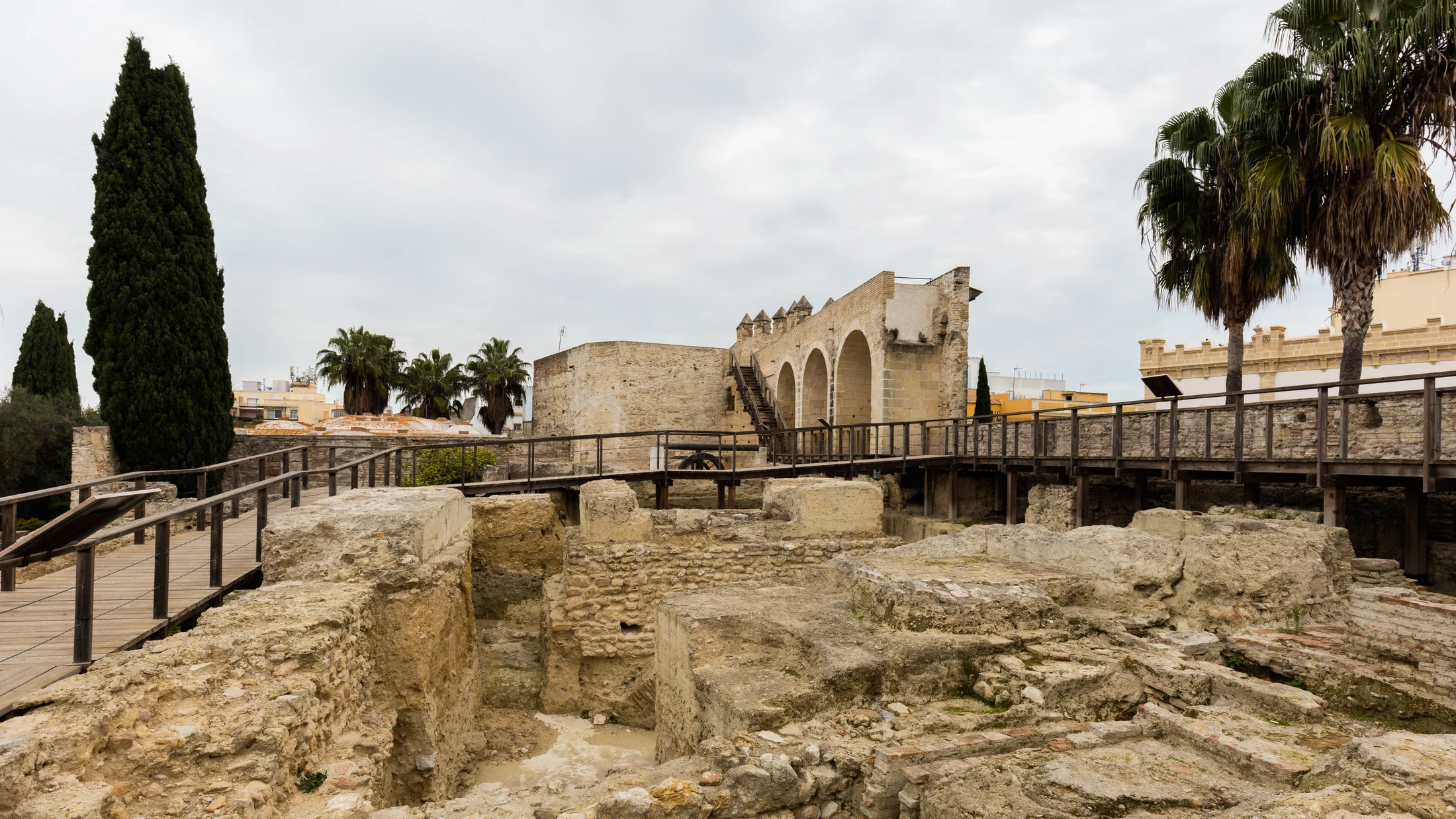 File:Alcázar, Jerez de la Frontera, España, 2015 12 07, DD 64.JPG