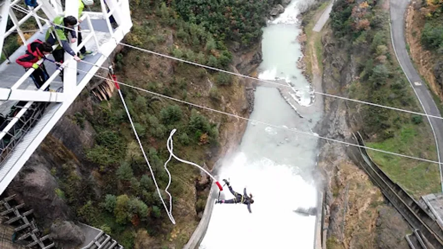 Salto de bungee jumping más alto de España en Llosa del Cavall, Lleida