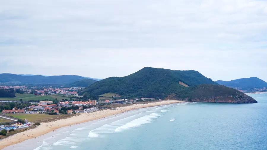 Surf Camp Berria · 10-17 immersion camp for kids and teens