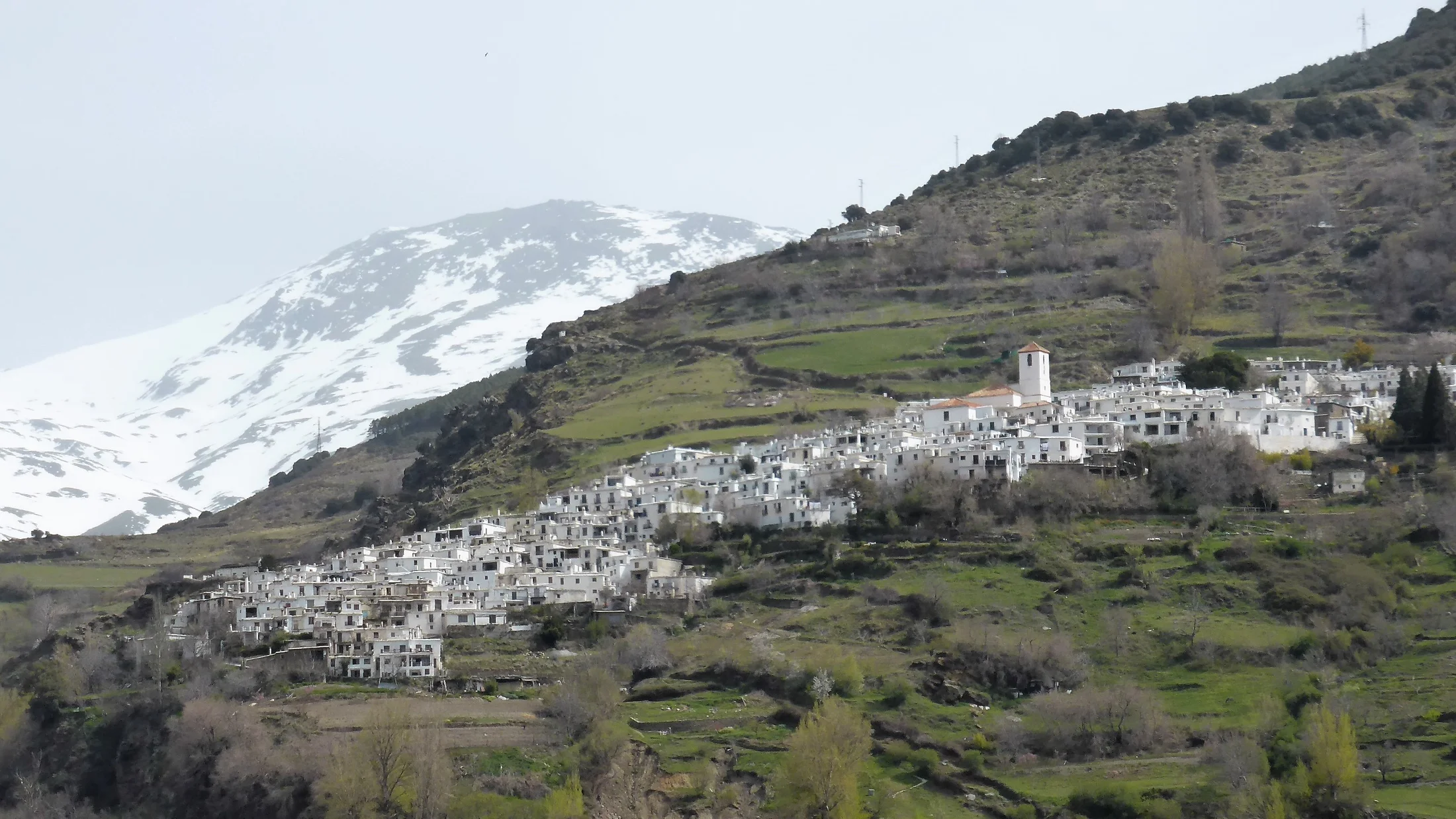 Capileira, punto de llegada del tercer día tras descender el barranco de Poqueira.