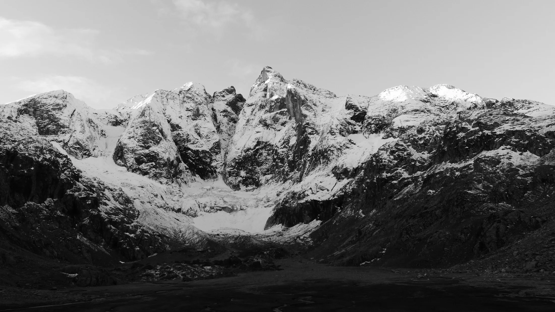 Vignemale at dawn (3,298 m), the highest peak of the HRP