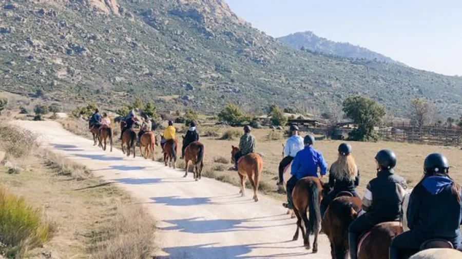 Ruta guiada a caballo en La Pedriza, Sierra de Guadarrama