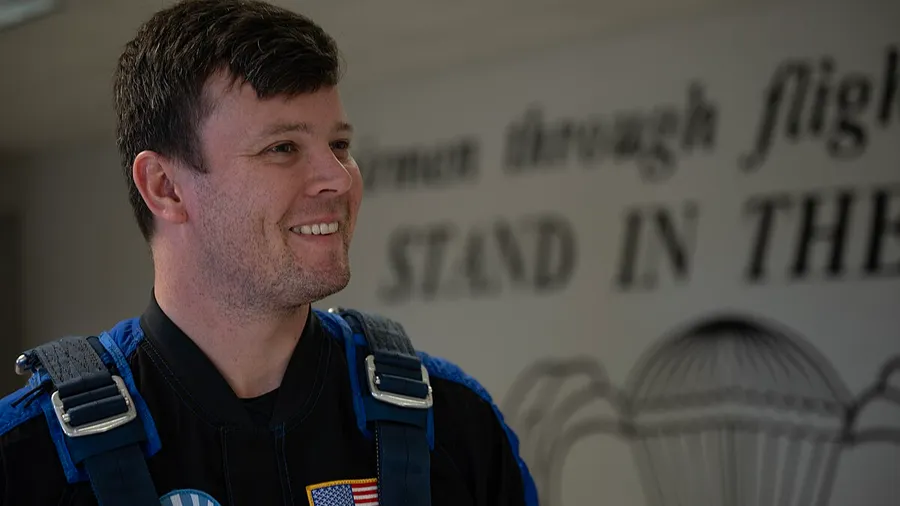 Salto en paracaídas tándem en Bollullos de la Mitación, Sevilla