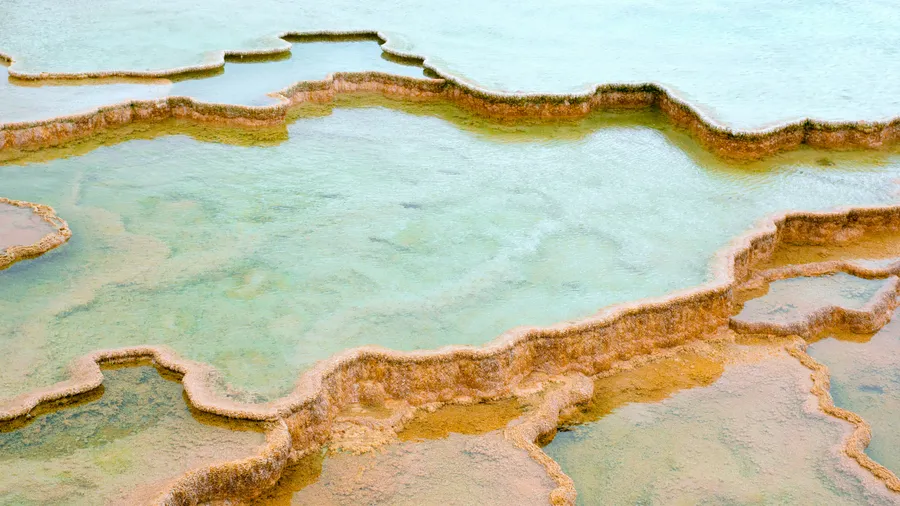 Imagen de Artículo de Blog: Pozas termales gratuitas en España: Ourense, Benasque y otras que no salen en las guías