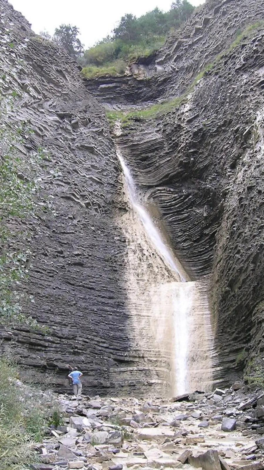 Oros Bajos Waterfall