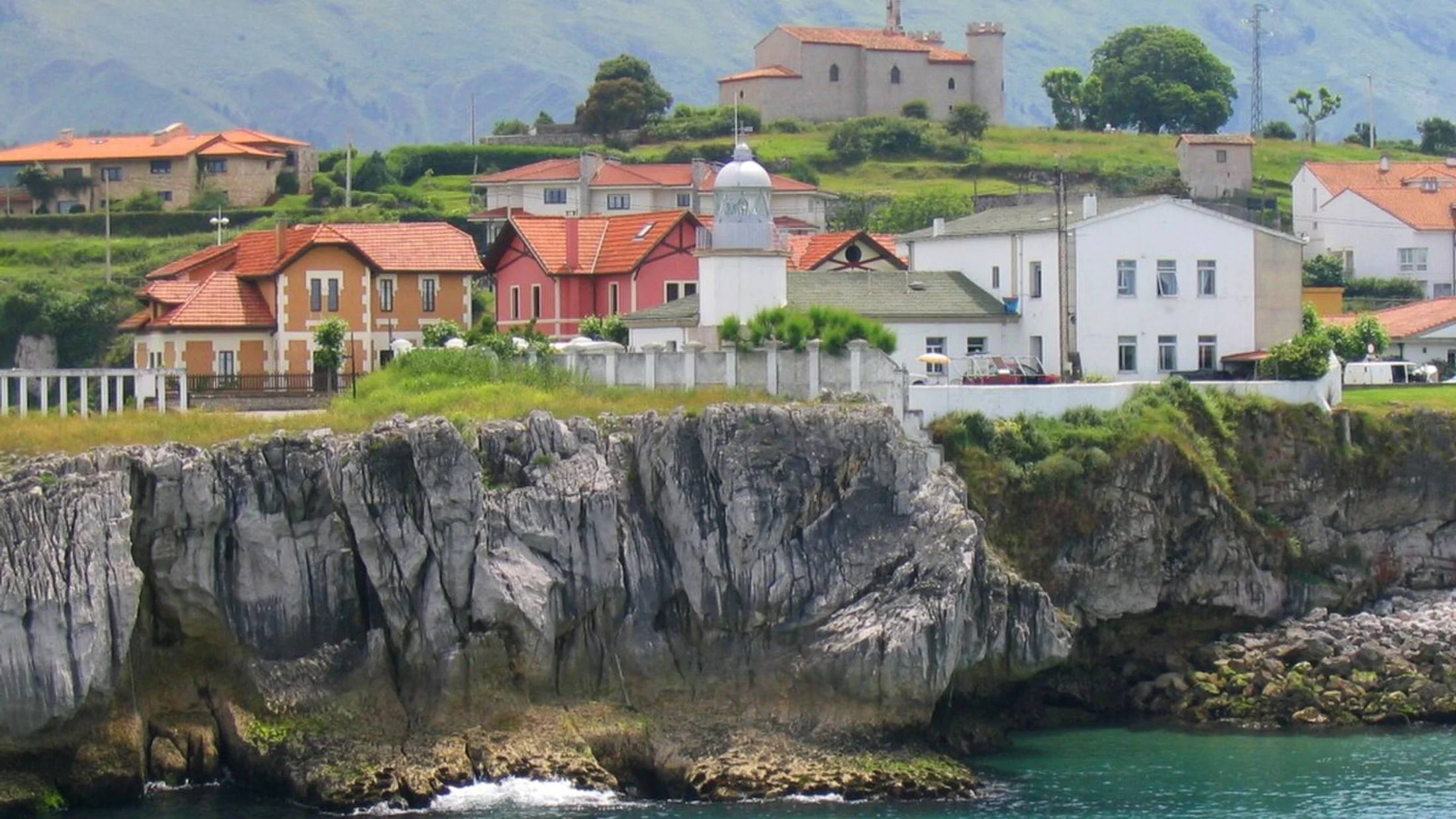 Llanes