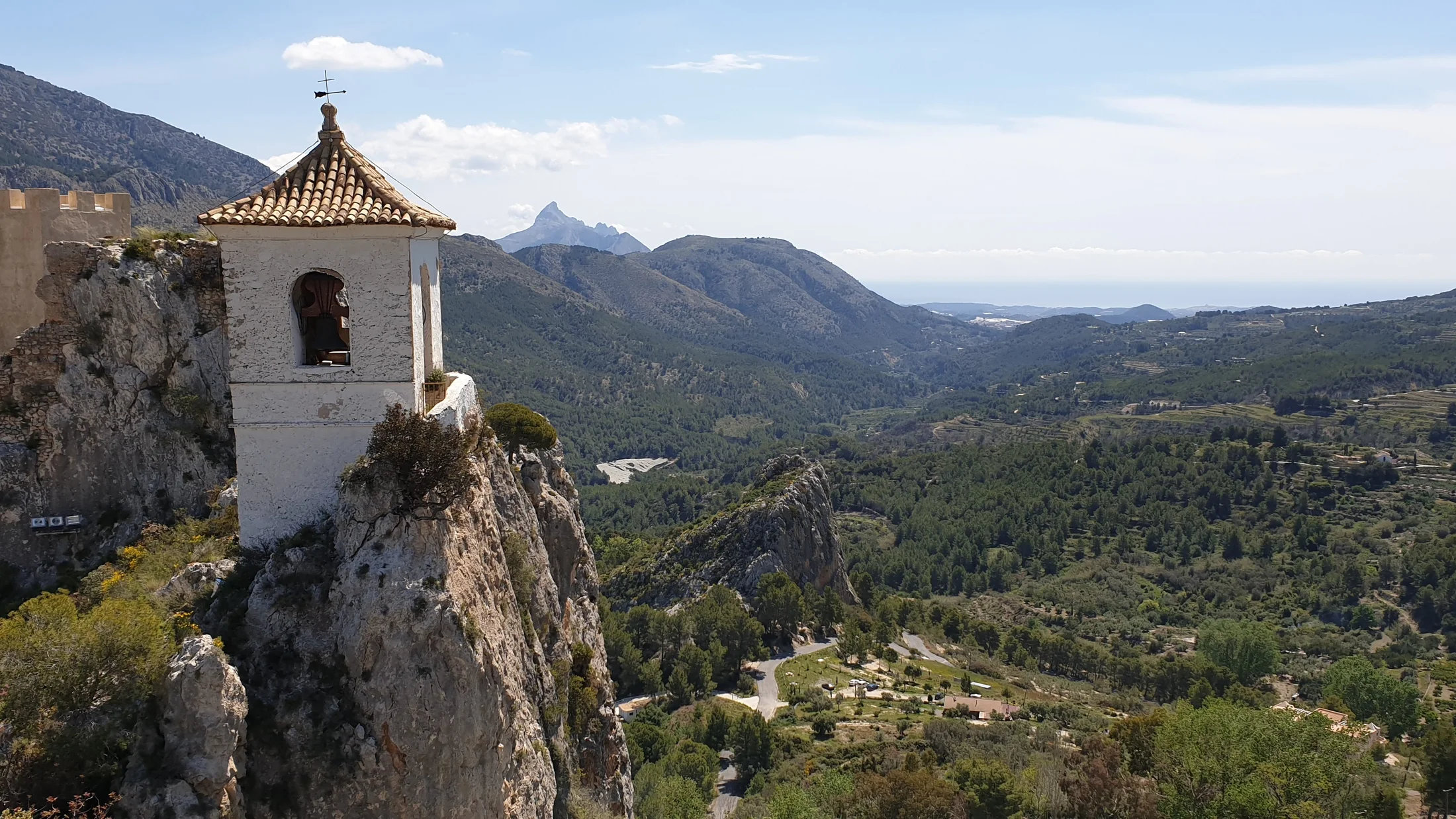 File:View of the Guadalest Castle, Alicante (Valencia, Spain) I.jpg