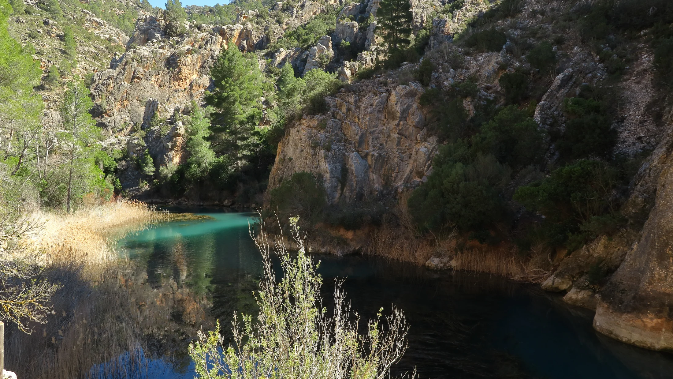 File:Hoces del Cabriel, río Cabriel en Cuchilleras de Contreras.jpg