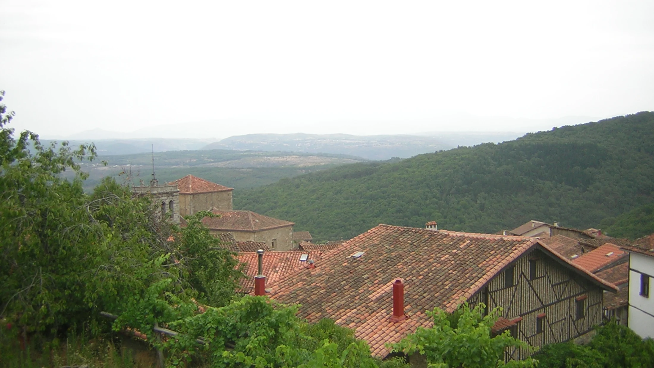 File:Mogarraz 8514.JPG