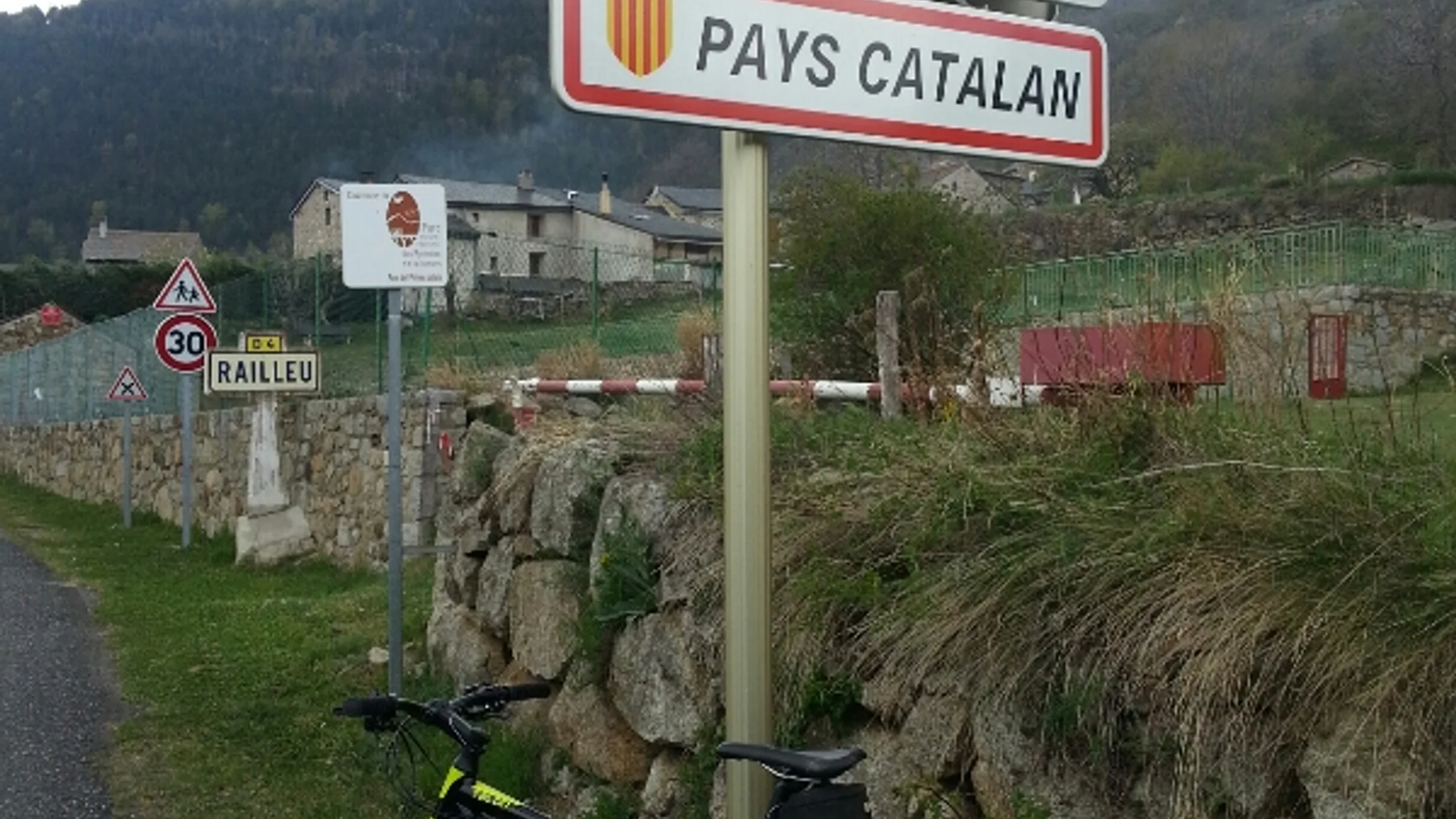 File:Les Garrotxes 2017 04 24 14 59 27.jpg