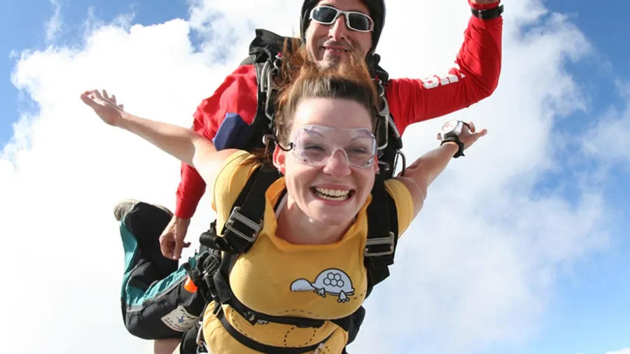 Curso intensivo AFF de paracaidismo en Bollullos de la Mitación, Sevilla