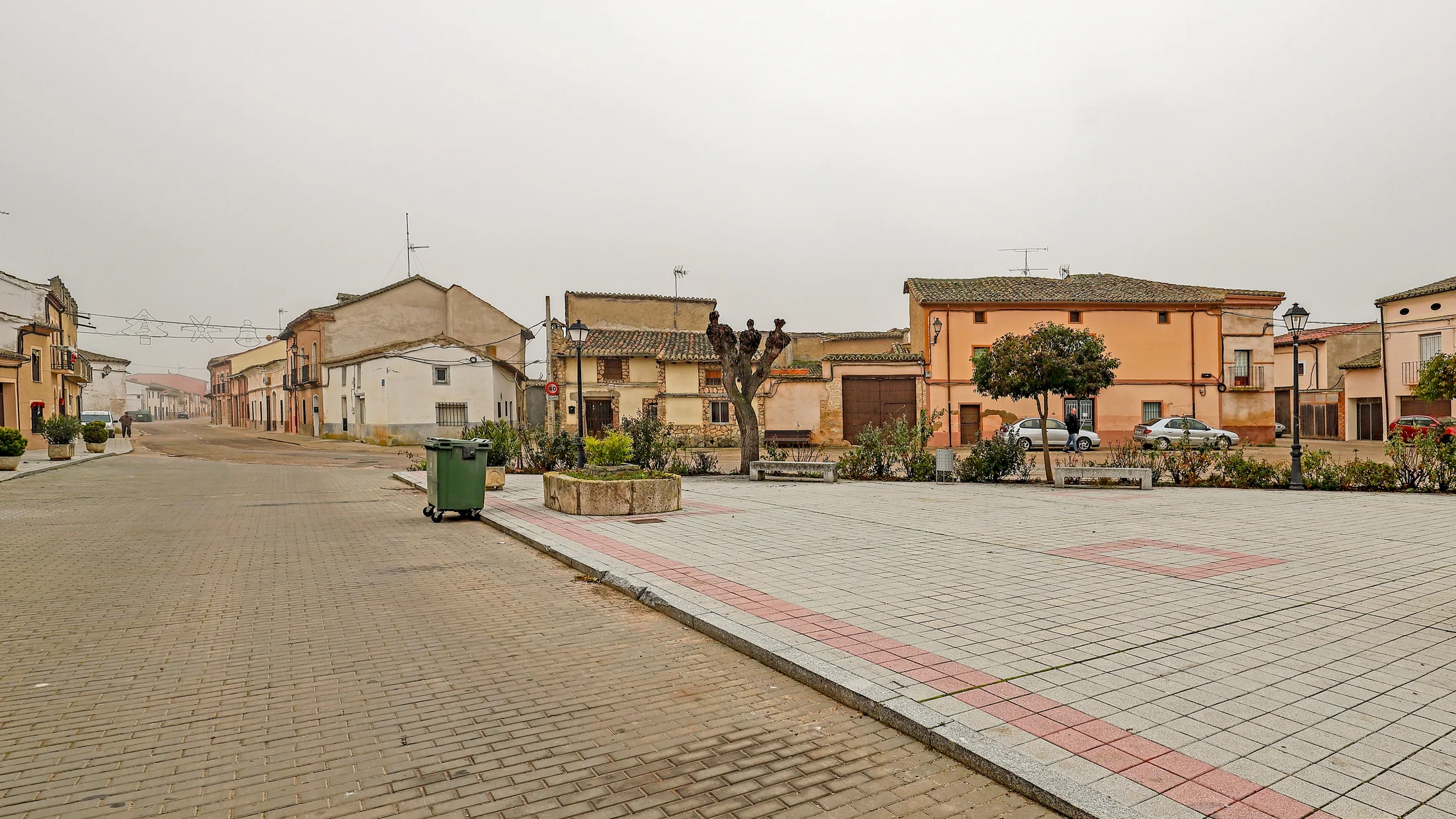 File:Plaza Mayor en Tagarabuena.jpg