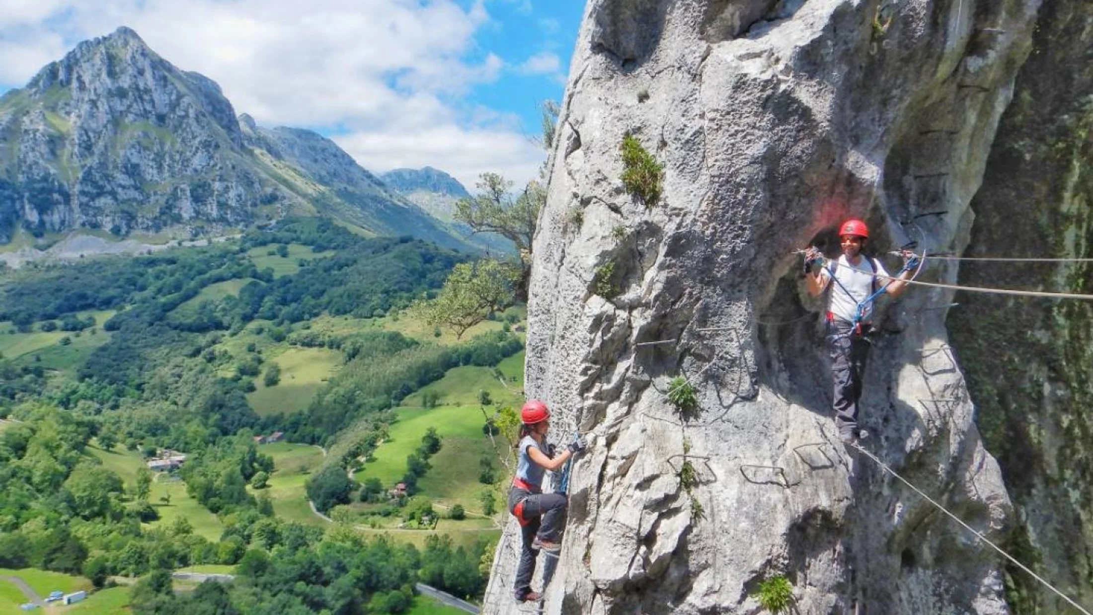 Turismo activo en Cantabria: Picos de Europa, mar y valles en 10 experiencias