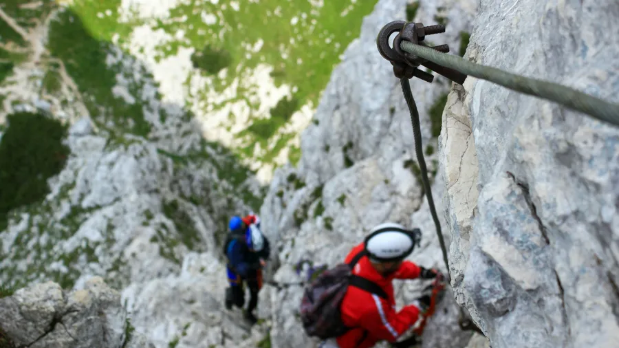 Imagen de Artículo de Blog: Mejores vías ferratas de España: las más espectaculares por nivel de dificultad
