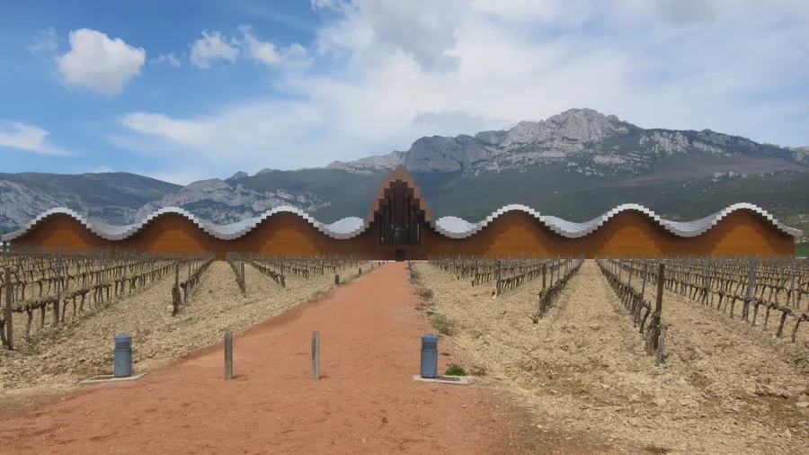Visit and tasting at Bodegas Ysios (Laguardia)
