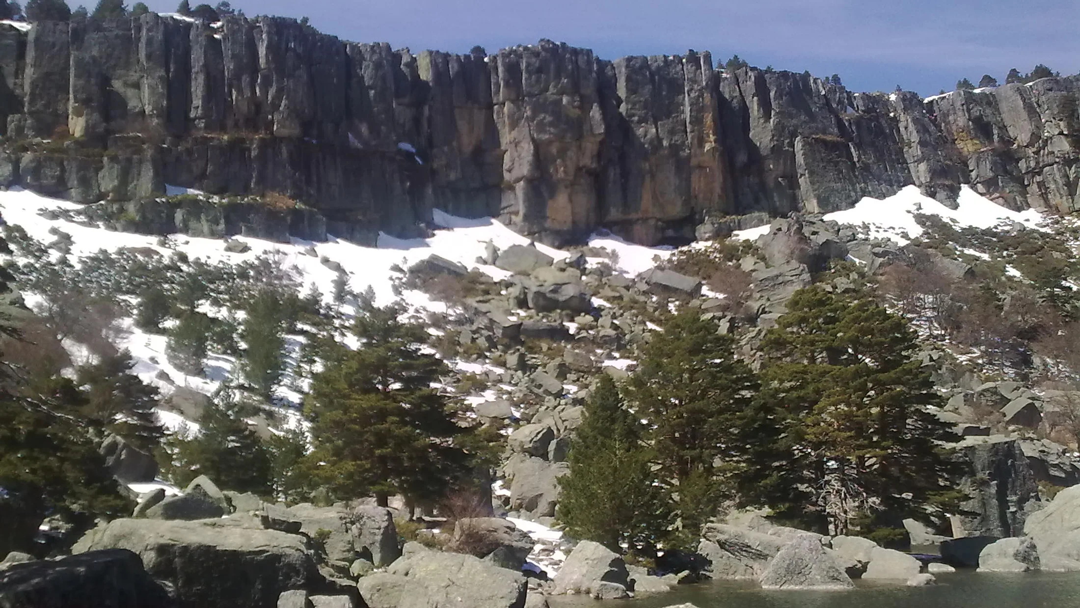 File:Laguna Negra, Soria.jpg