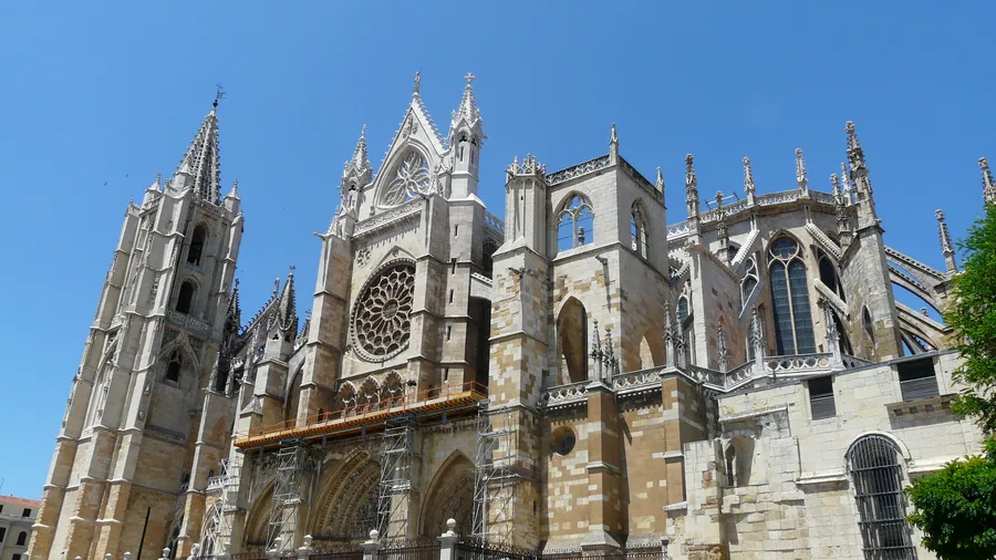 León