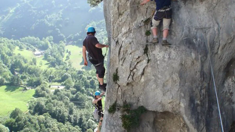 Vía ferrata de iniciación en Larraona, Navarra