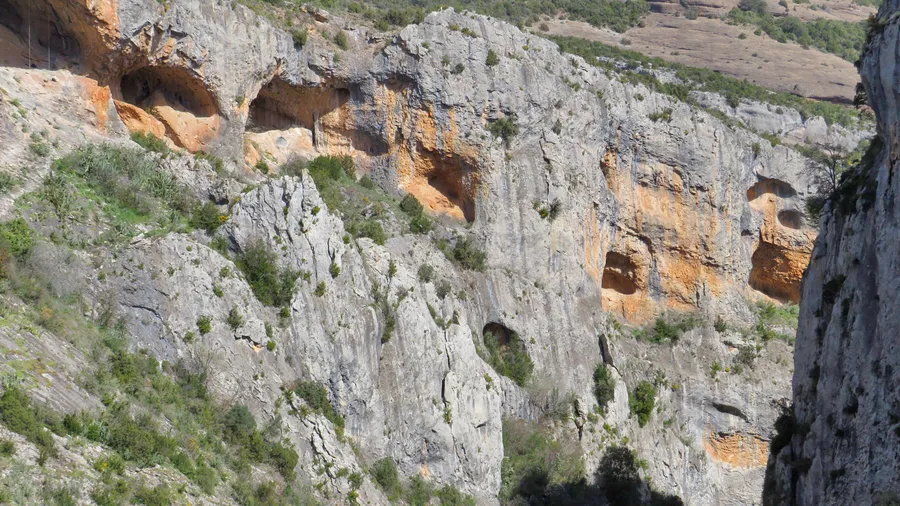 Imagen de Artículo de Blog: Mejores destinos de barranquismo en España: Sierra de Guara, Río Verde, Garganta Verde y más