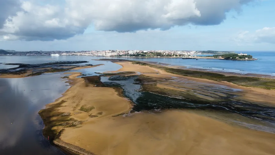 Paddle surf course in Somo, Cantabria