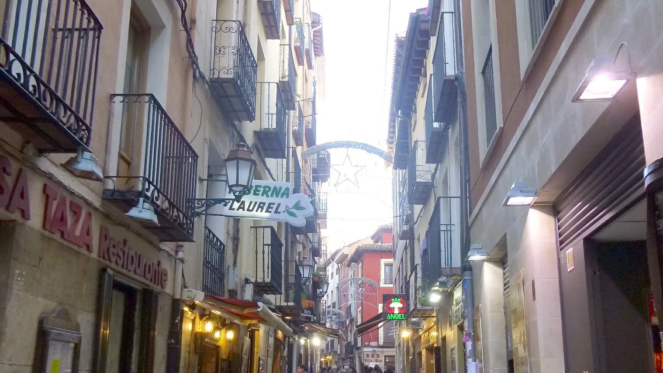 Tapas · Calle Laurel, Logroño at dusk