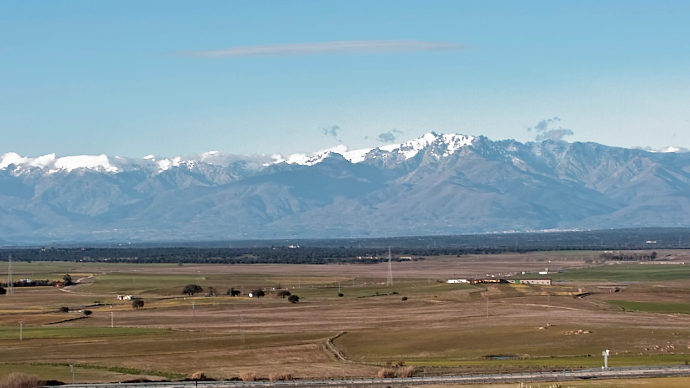 File:Sierra gredos cara sur 300110.jpg