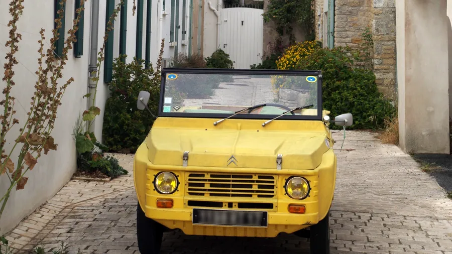 Citroën Mehari Tour Through the Penedés Vineyards