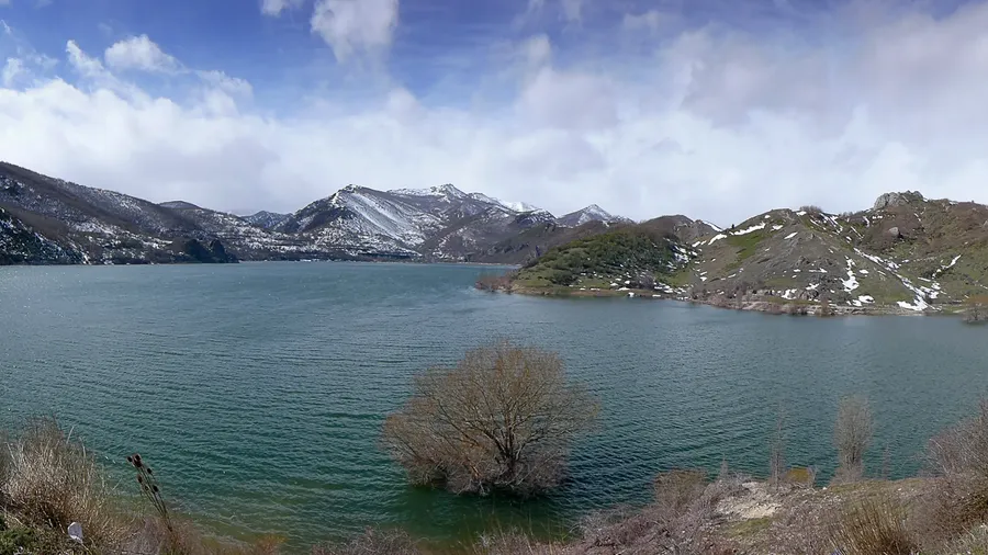 Imagen de Región: cmcjdd40c005dik8p73skurnw