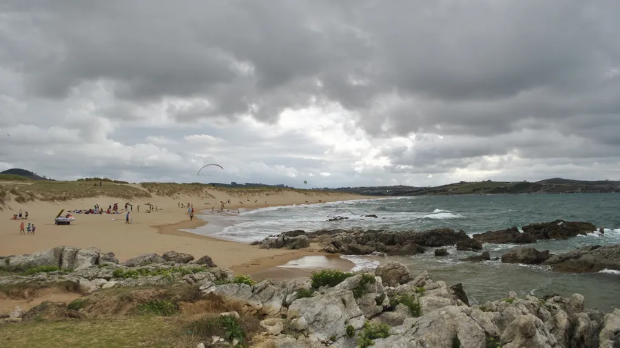 Imagen de Artículo de Blog: Dunas de Liencres: playas salvajes, surf y rutas por el parque natural
